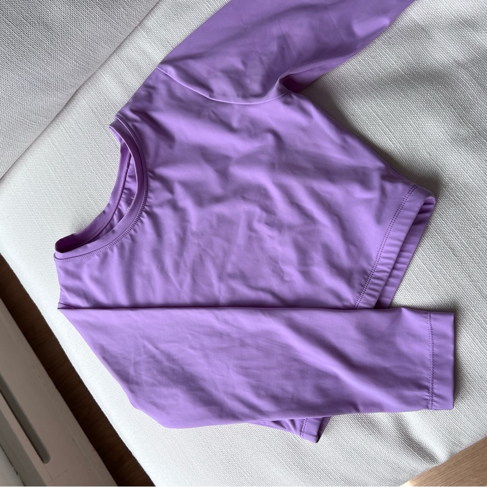 Noserider Cropped Rash Guard in Lavender - Picture 3 of 4